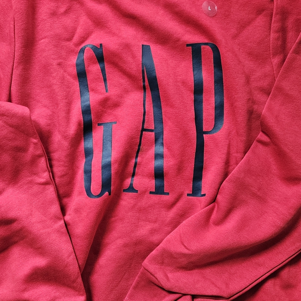 GAP Crewneck Sweatshirt in Bright Pink with Black Logo